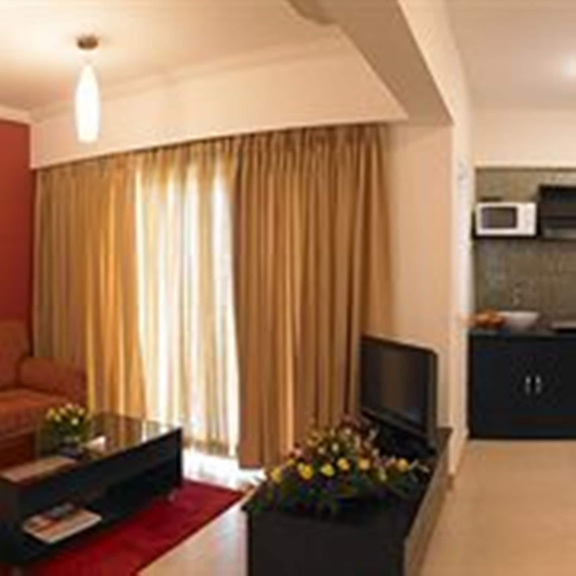 Royal Orchid Golden Suites Пуне Екстер'єр фото