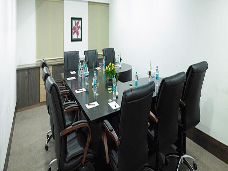 Royal Orchid Golden Suites Пуне Екстер'єр фото