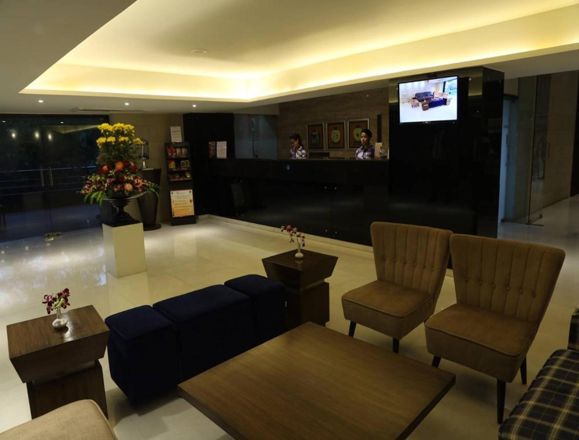 Royal Orchid Golden Suites Пуне Екстер'єр фото