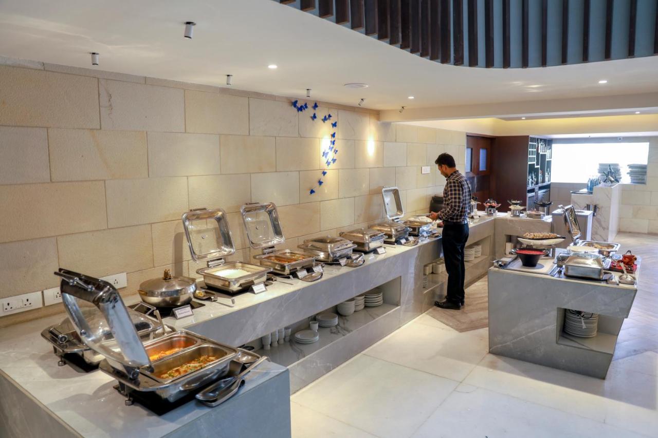 Royal Orchid Golden Suites Пуне Екстер'єр фото