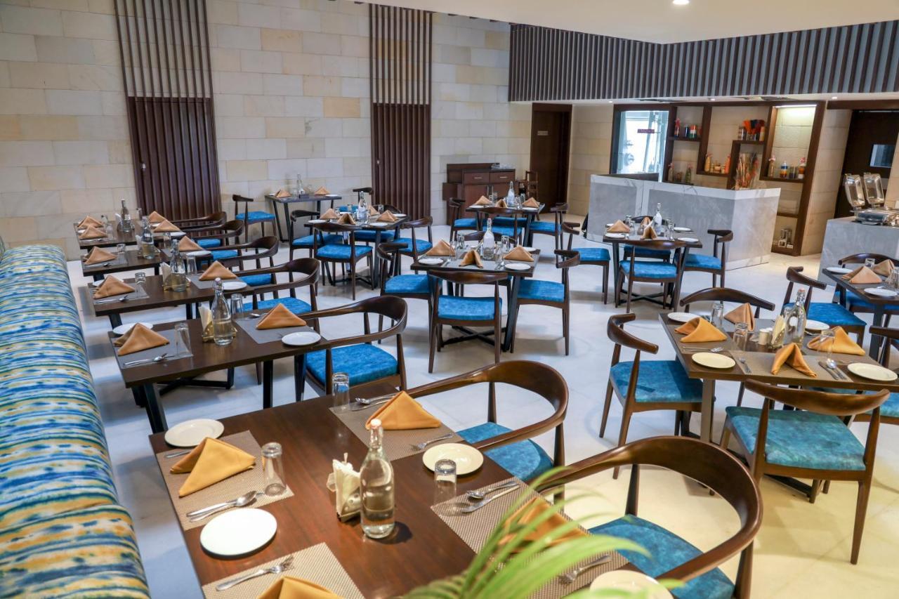 Royal Orchid Golden Suites Пуне Екстер'єр фото